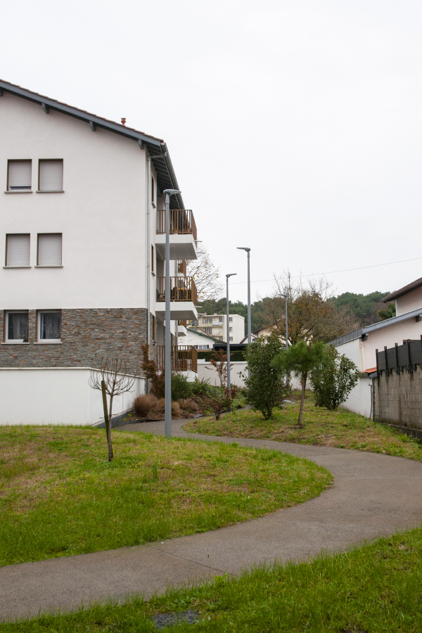 V1 GAUCHE DOMOFRANCE RESIDENCE LES PYRENEES